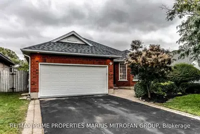 181 Essex Point Drive, Cambridge, ON N1T 1W6