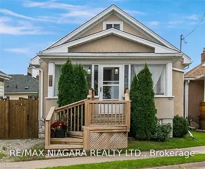 144 Carlton Street, St. Catharines, ON L2R 1R7