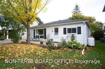 80 Francis Street W, Kawartha Lakes, On K0m 1n0