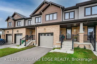 6 Scarletwood Street, Hamilton, ON L8J 0K8