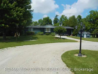 9879 Longwoods Road, Chatham-Kent, ON N7M 5J7
