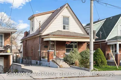 233 Picton Street E, Hamilton, ON L8L 3W8