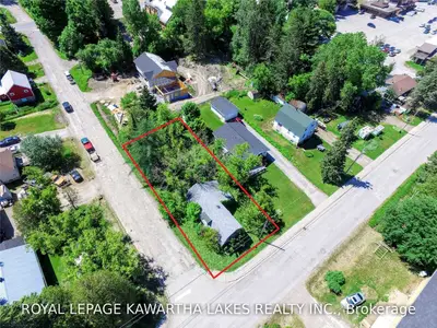 11 Chandos Street, Minden Hills, ON K0M 2A1