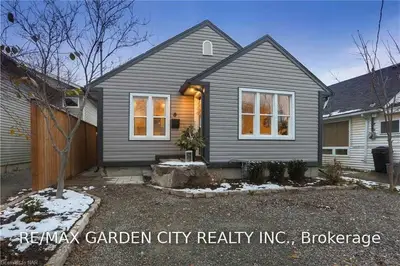 8 CHURCHILL Street, St. Catharines, ON L2S 2P2