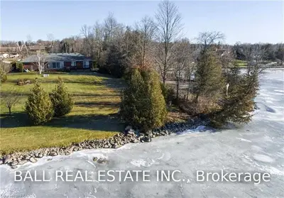 2090 Breezey Point Road, Selwyn, ON K0L 2H0