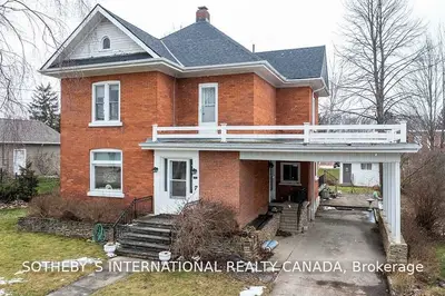 102 Trowbridge Street, Meaford, ON N4L 1G3