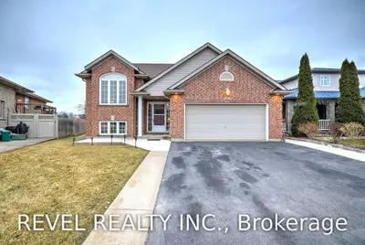 7068 Kelly Drive, Niagara Falls, ON L2H 3J9
