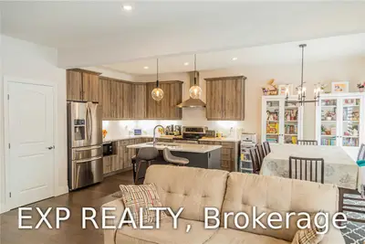 18 Armstrong Street, Strathroy-Caradoc, ON N0L 1W0
