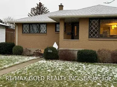 979 Wellington Street, Sarnia, ON N7S 1E2