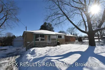 346 Brompton Avenue, Woodstock, On N4s 7j9