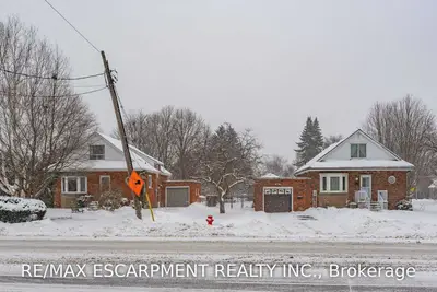 341-347 Fiddlers Green Road, Hamilton, ON L9G 1W9