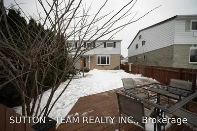 24 Oakhill Drive B, Brantford, ON N3T 1R1