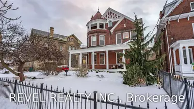 38 DUFFERIN Avenue, Brantford, ON N3T 4P5