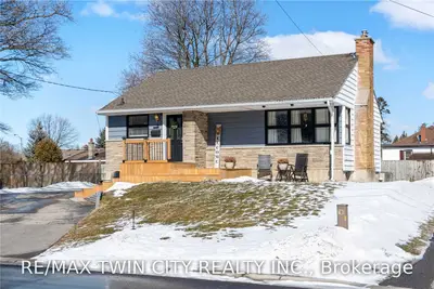 11 Avondale Crescent, Brantford, ON N3S 4L4