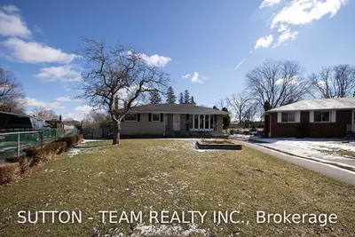 53 Wiltshire Drive, Brantford, ON N3R 5B1
