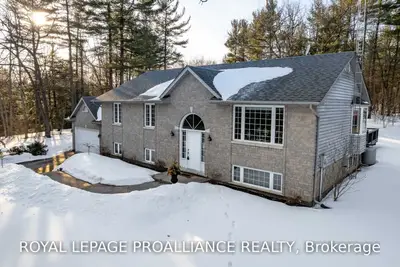 125 WHITE OAKS Avenue, Quinte West, ON K8V 5P4