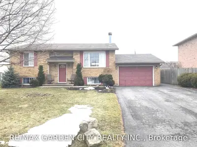 23 HICKORY Court, Welland, ON L3C 6S9