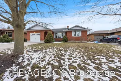 7 Howe Avenue, Tillsonburg, On N4g 4n9