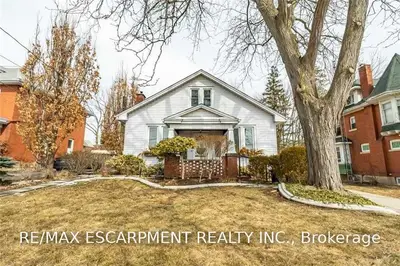110 Caithness Street E, Haldimand, ON N3W 1C2