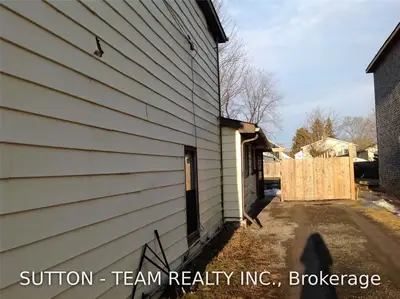 61 Church Street S, Belleville, ON K8N 3X6