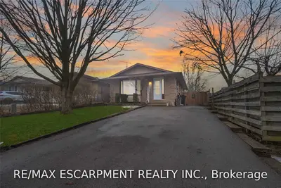 9 Balmoral Court, Haldimand, On N3w 1e5