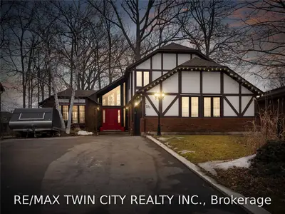 271 Memorial Drive, Brantford, ON N3R 7G6