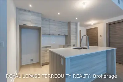 1400 Rue Ottawa 525, Montreal, QC H3C 0Y9