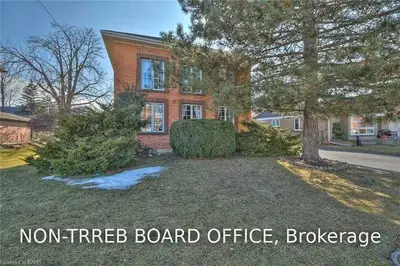 112 Alder Street E, Haldimand, ON N1A 1C7