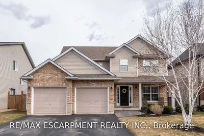 61 Oakdale Boulevard, West Lincoln, ON L0R 2A0