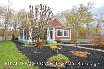 15 Summer Village Lane, Prince Edward County, On K0k 1p0