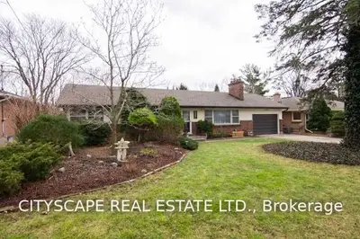 527 Oakridge Drive, London North, ON N6H 3E8