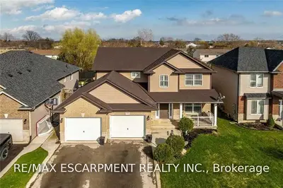 77 Oakdale Boulevard, West Lincoln, ON L0R 2A0