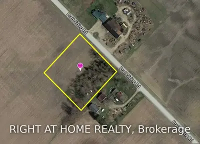 22257 Pratt Siding Road, Southwest Middlesex, ON N0L 1M0