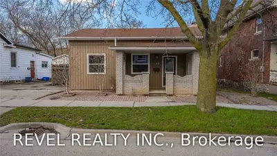 62 Grey Street, Brantford, ON N3T 2T2