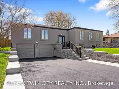 11 Woodway Trail, Brantford, ON N3R 5Z4
