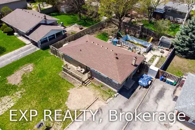 28 Redwood Road, Brantford, ON N3R 3M1
