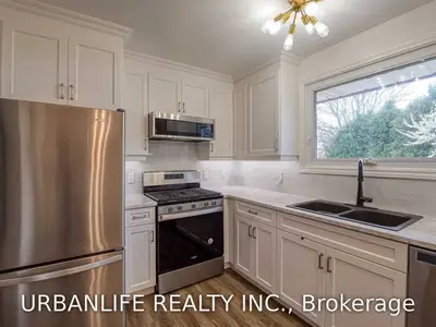 896 Warwick Street, Woodstock, On N4s 4r8