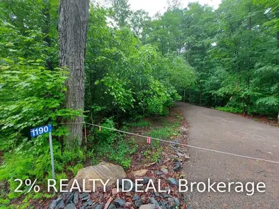 1190 BIRD LAKE Road, Bracebridge, ON P1L 1X1