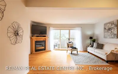 201 SILVERCREEK Parkway N 7, Guelph, ON N1H 3T4