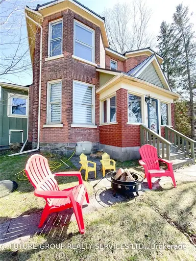 26 Minerva Street W, Huntsville, ON P1H 1V6