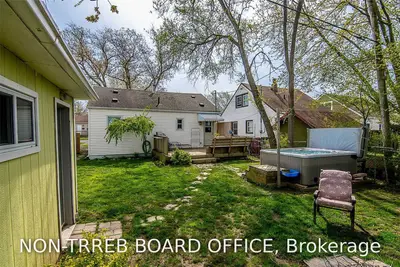 10 BISHOP Road, Welland, ON L3B 2V5