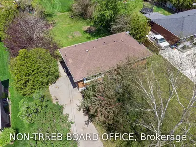 30 Ridgeway Avenue, Brantford, ON N3Y 4J9