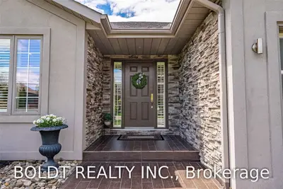 61 FIRST STREET LOUTH, St. Catharines, ON L2S 2T7