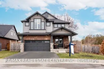 Detached in Centre Wellington
