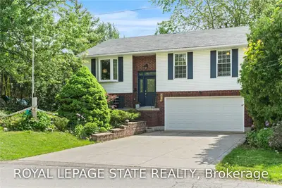 105 Fife Street E, Haldimand, ON N3W 1E7