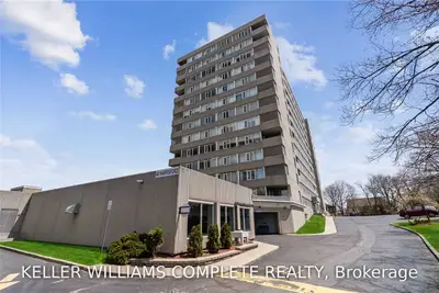 Condo Apartment in Hamilton