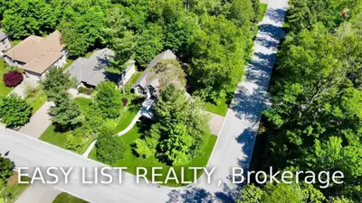 10180 Meadowlily Crescent, Lambton Shores, ON N0M 1T0