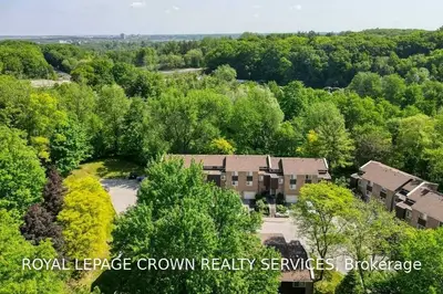 220 Salisbury Avenue 21, Cambridge, ON N1S 1K5