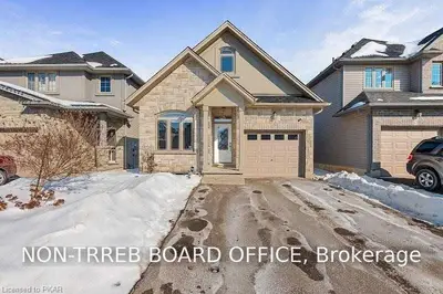 27 BANKS Street, Brantford, ON N3T 4J6