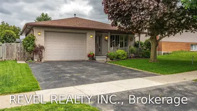 801 Erinbrook Drive, Kitchener, ON N2E 2V4